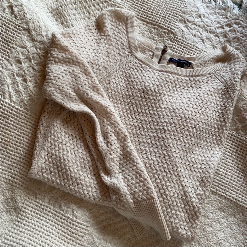 American Eagle sweater